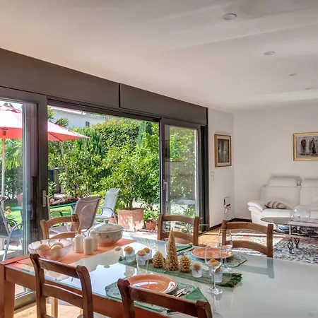 Casa Oliver, Tra La Calanca E I Castelli Di Bellinzona Homestay