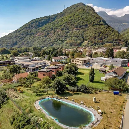 Casa Oliver, Tra La Calanca E I Castelli Di Bellinzona Homestay *